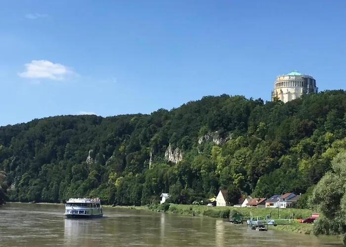 In * Plankenfels
